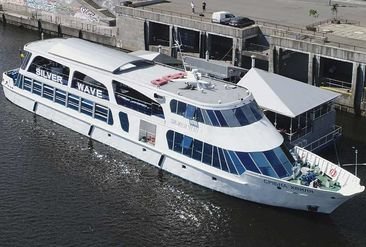 Моторна яхта Срібна хвиля фото