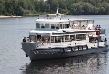 Теплохід Київська ластівка фото